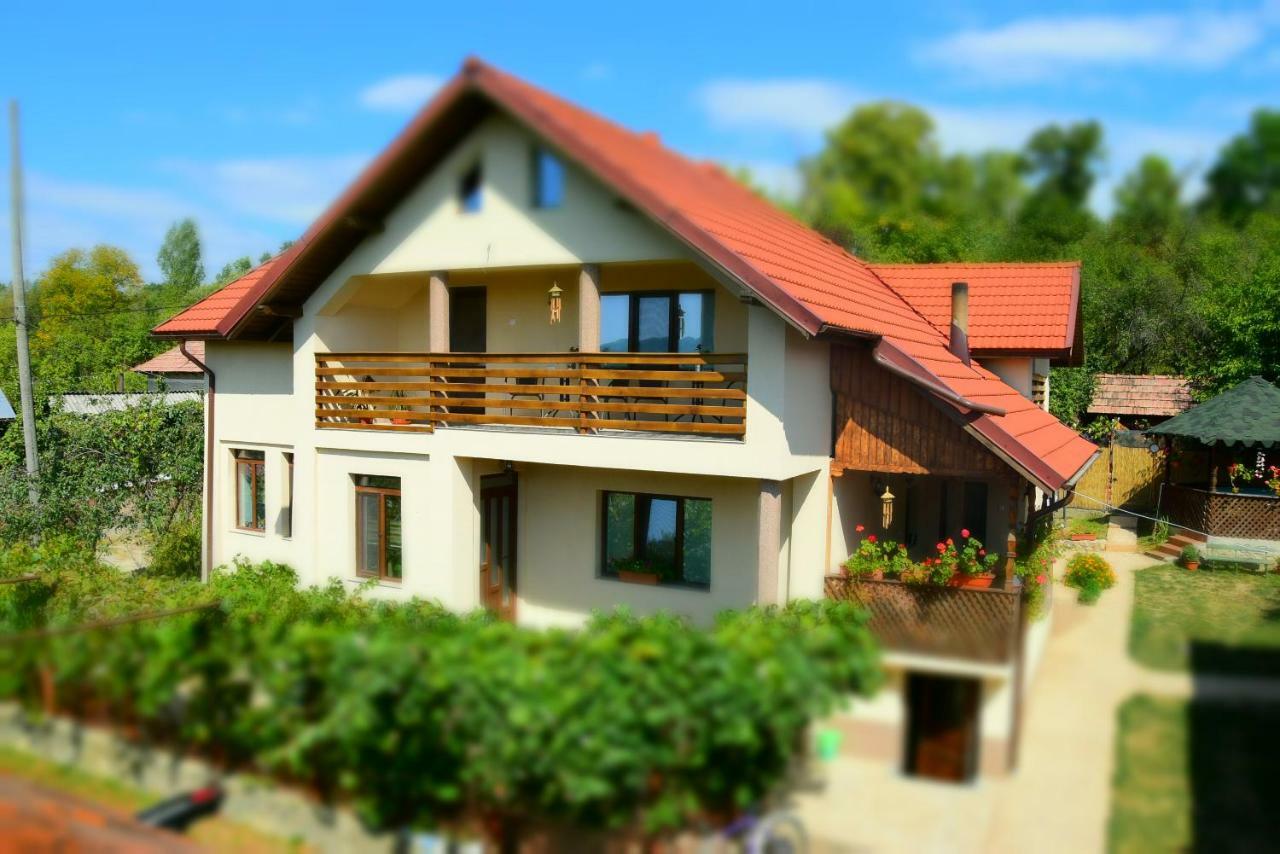Casa Smeilor Хорезу Екстер'єр фото